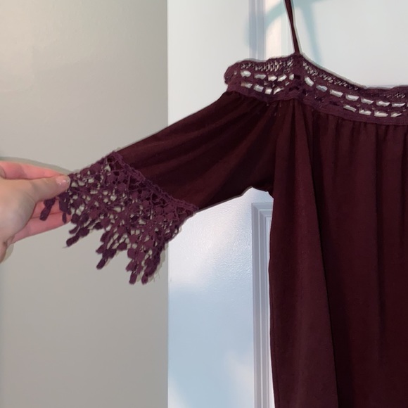 Mesh Rue21 Cold Shoulder Top - Picture 2 of 4